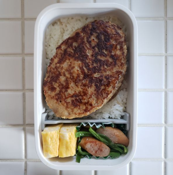 No.482:ニチレイのクソでかハンバーグを見つけた|2026年10月2日|苦痛な男子高校生弁当日記